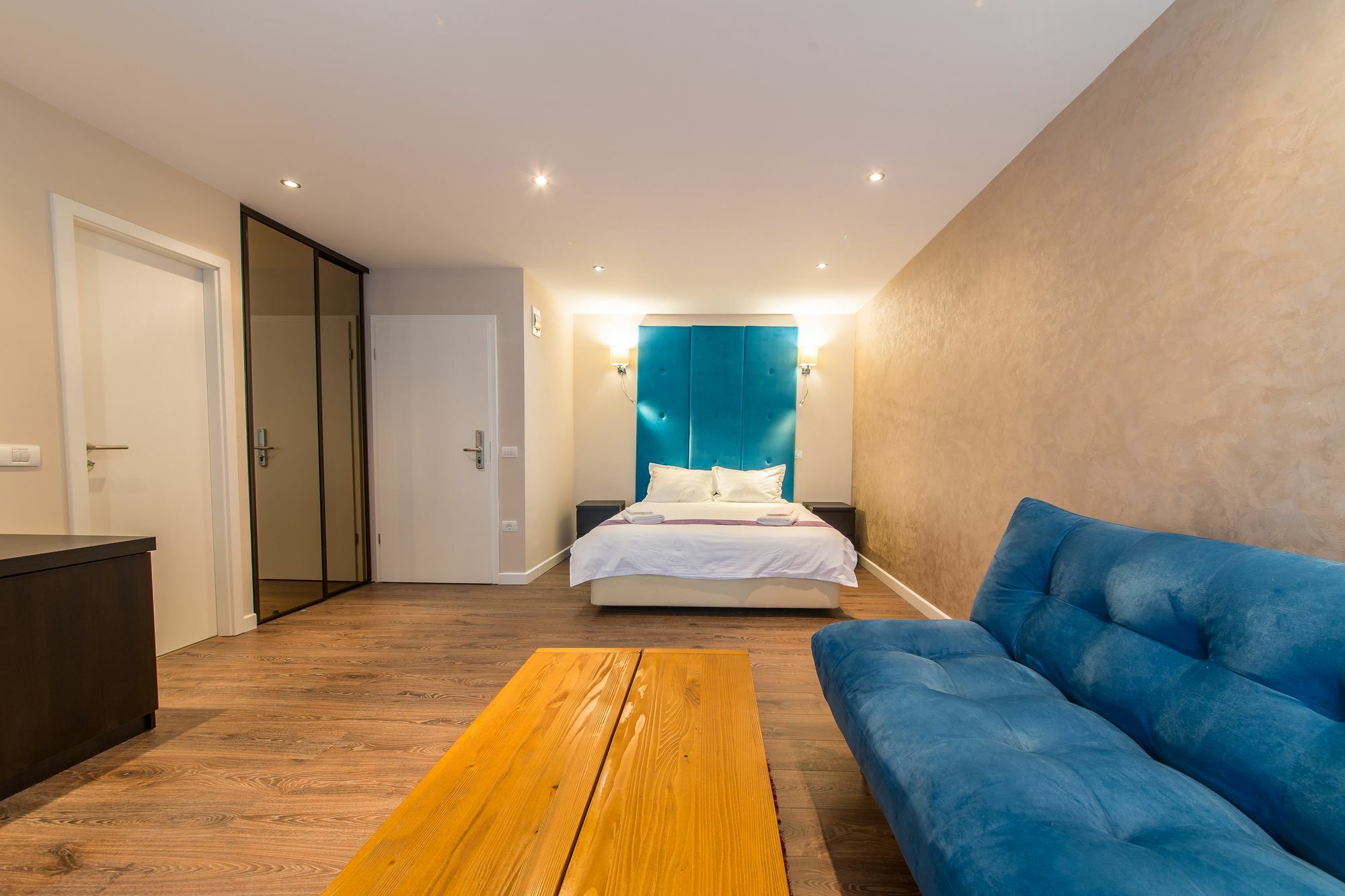 Hotel The Embassy Nord 3*